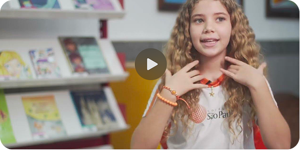 Depoimento em vídeo de aluna do Colégio São Paulo